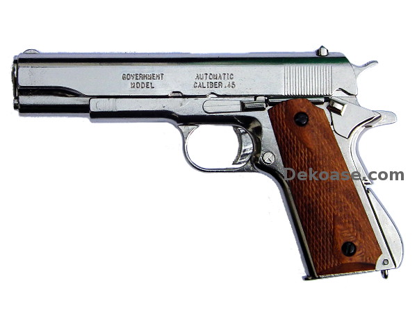 Replika-ase Colt 1911-A1 niklattu