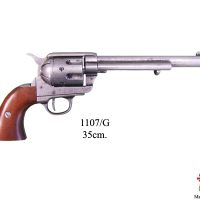 Colt Peacemaker Cavalry, pitkäpiippuinen ratsuväkimalli ikonisesta villin lännen revolverista. Metallinen replika-ase aitoa revolveria vastaavilla toiminnoilla.