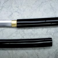 Ninja-miekka Shirasaya Shikomizue, teroitettu 1045-hiiliteräs.
