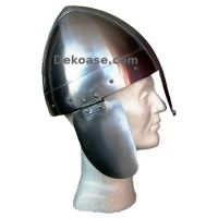 Viikinkikypärä poskisuojuksilla