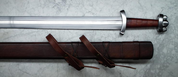 Viikinkimiekka Petersen S kolmilohkoisella ponnella.